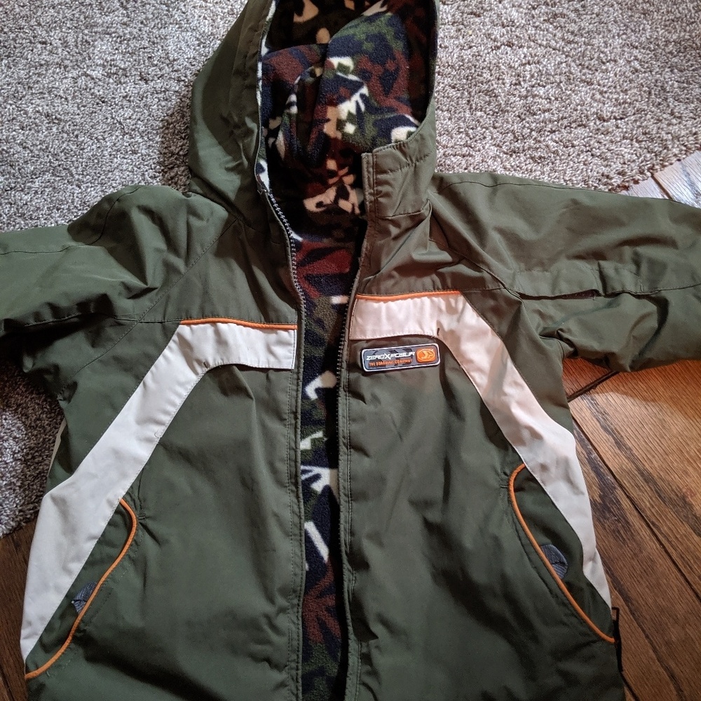 Zero exposure reversable winter coatSize 4/5.